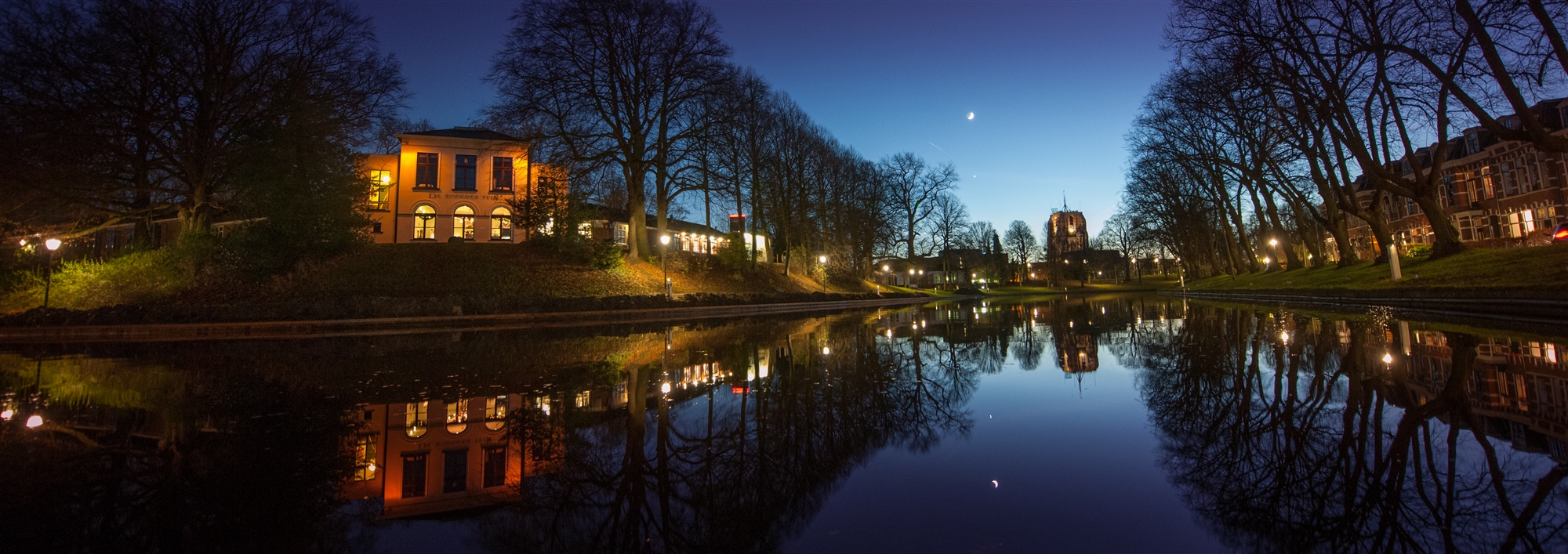 Leeuwarden prinsentuin water nacht leven wonen Friesland stad