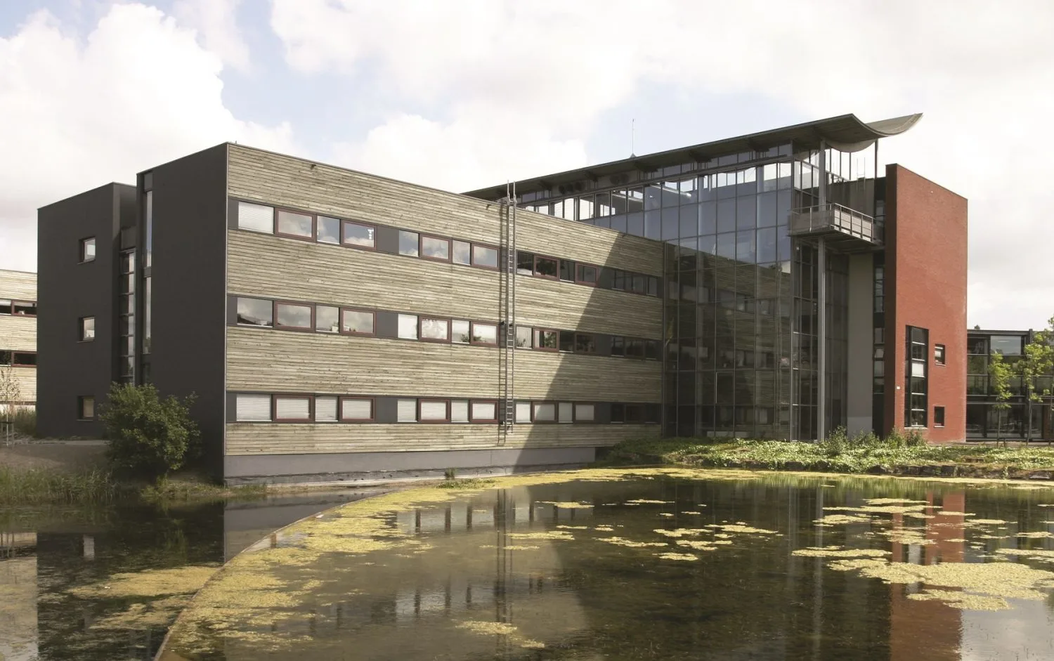 Van Hall Larenstein Hogeschool water gebouw