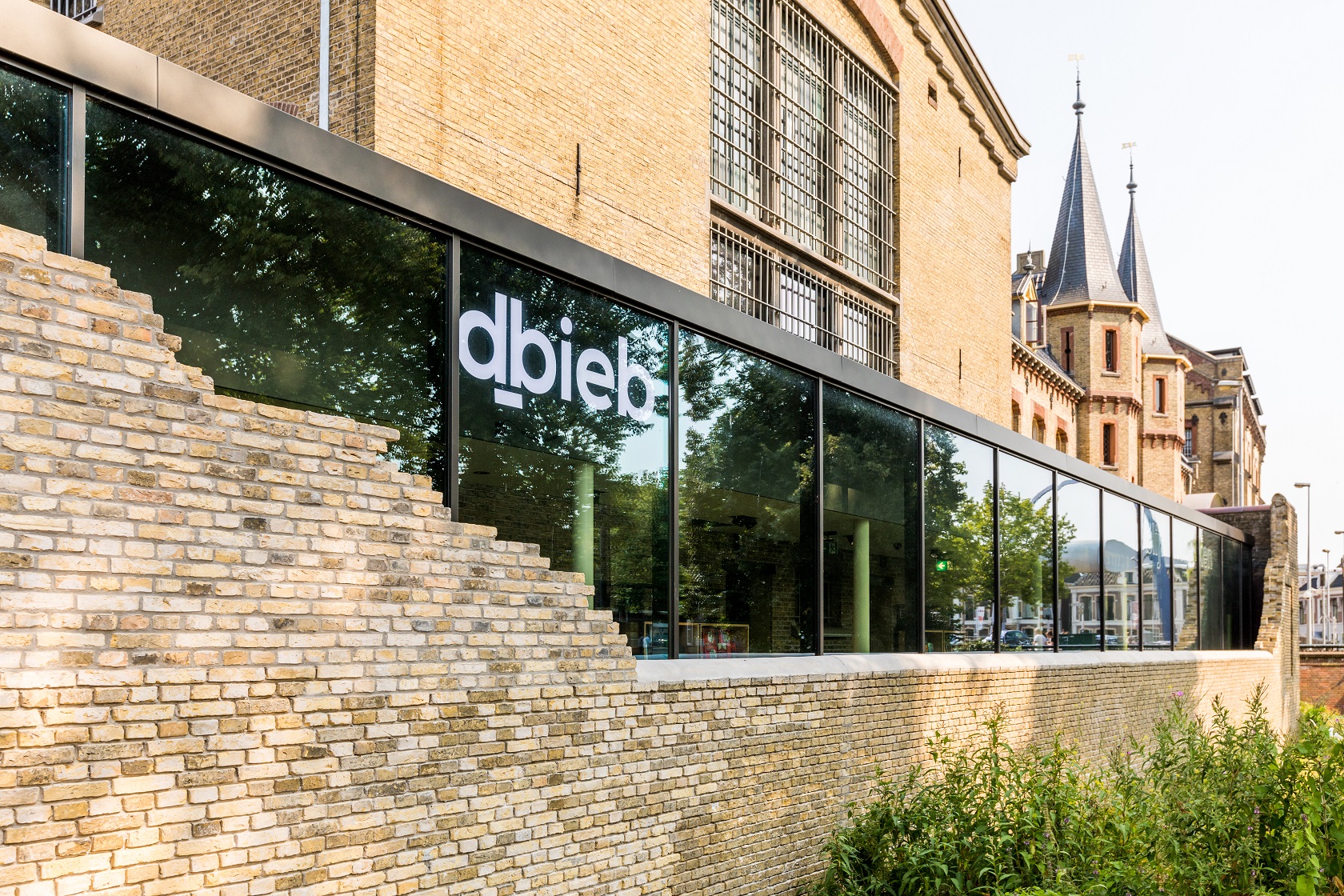 HR-dBieb-Leeuwarden-vooraanzicht2-1.jpg